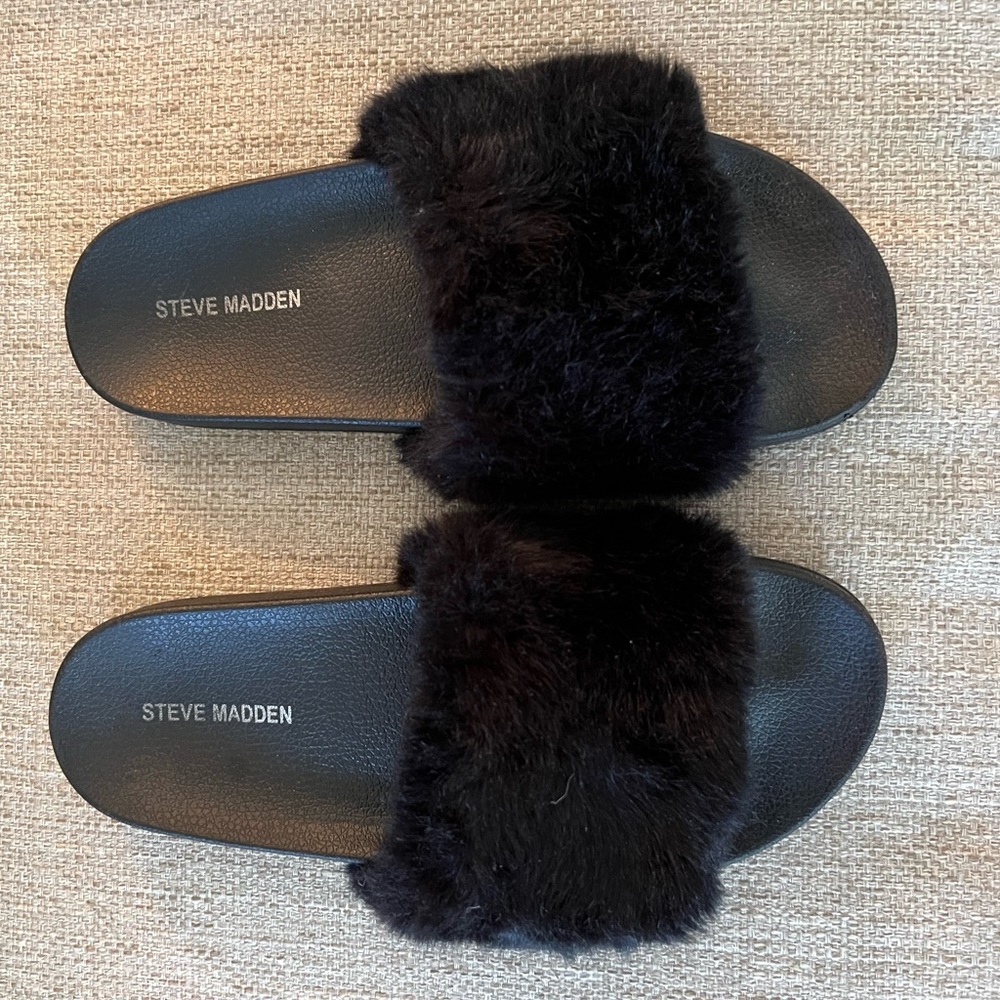 STEVE MADDEN Fur Slides